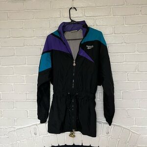Vintage women’s lightweight Reebok windbreaker jacket size medium